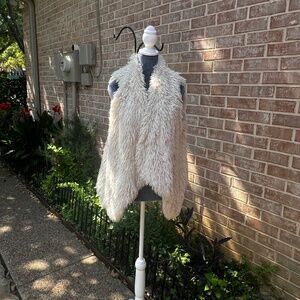 Kaleidoscope Accessories cream color faux fur vest. Unisex  size S/M W046